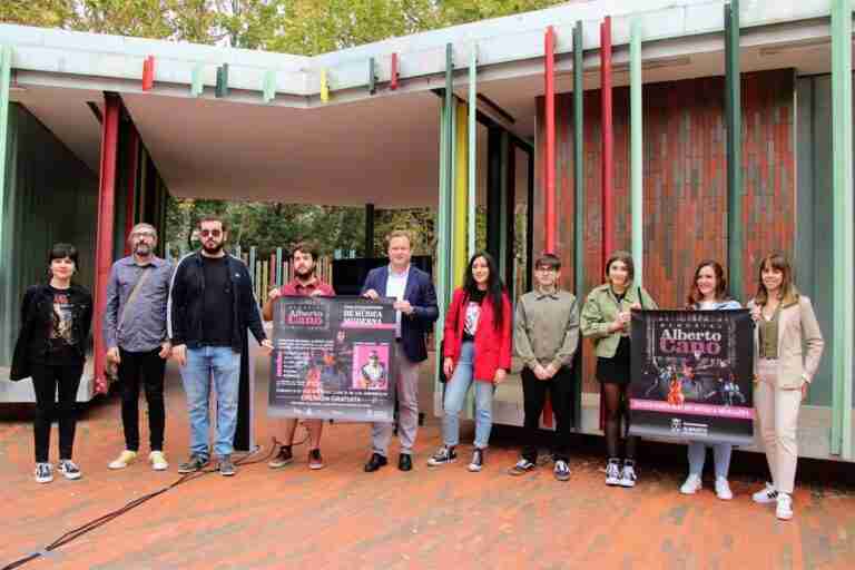 Las grupos Fumarolas, Julia Martínez, Clara Martín, Pálida Tez, Polara y Rodmans, en la final 'Alberto Cano' de Albacete
