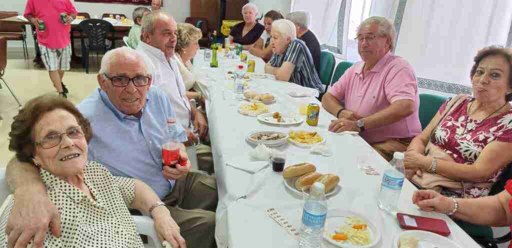 Merienda de confraternidad de la ‘Asociación de Jubilados Salvador del Mundo’ de Calzada de Calatrava 8