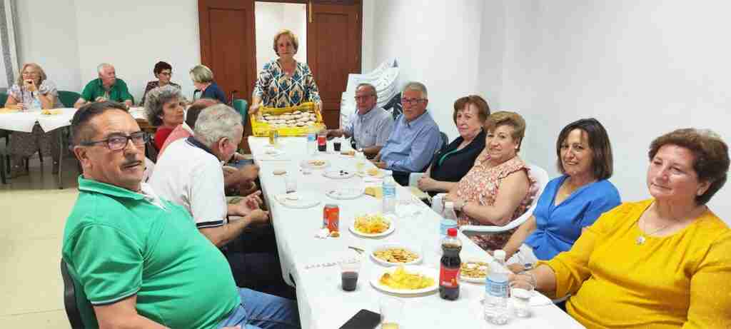 Merienda de confraternidad de la ‘Asociación de Jubilados Salvador del Mundo’ de Calzada de Calatrava 7