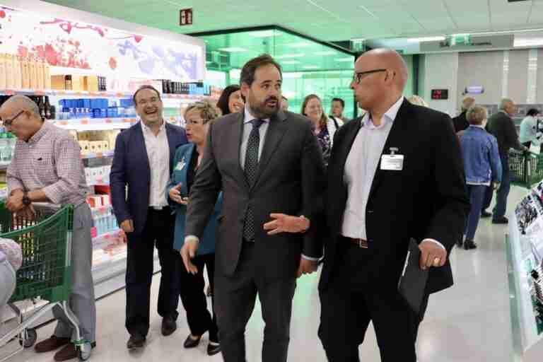 Núñez exige a Page que anuncie ya una bajada del IRPF porque la región "no está para juegos, discursos y bromas"