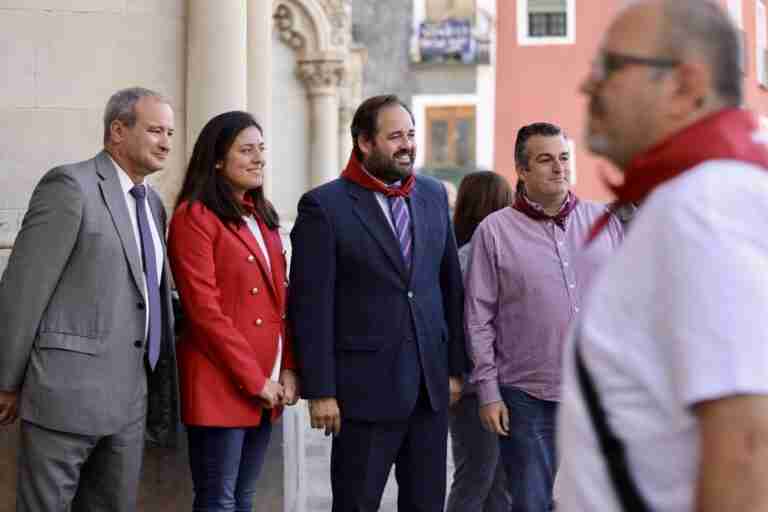 Núñez insiste en pedir a Page una bajada de impuestos en C-LM y reclama una reunión con él para pactarla