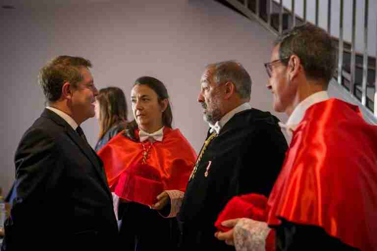 Page avanza una acuerdo con la UCLM de 21,4 millones de euros para la contratación de investigadores