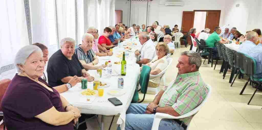 Merienda de confraternidad de la ‘Asociación de Jubilados Salvador del Mundo’ de Calzada de Calatrava 10