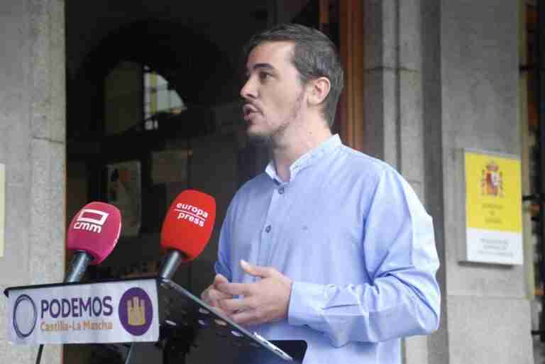 Podemos pide a Page reflexión en sus "bandazos hacia la derecha" y deje de competir con PP en propuestas conservadoras