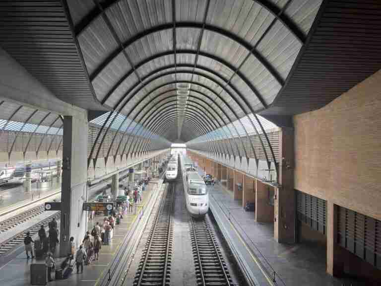 Renfe recupera el AVE Sevilla-Valencia desde el 7 de octubre con conexión con Albacete y de Cuenca con Málaga y Granada
