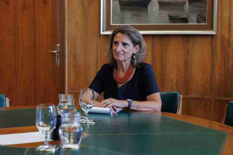 Ribera sobre cancelar el cierre de nucleares: "Por ahora no forma parte del debate"