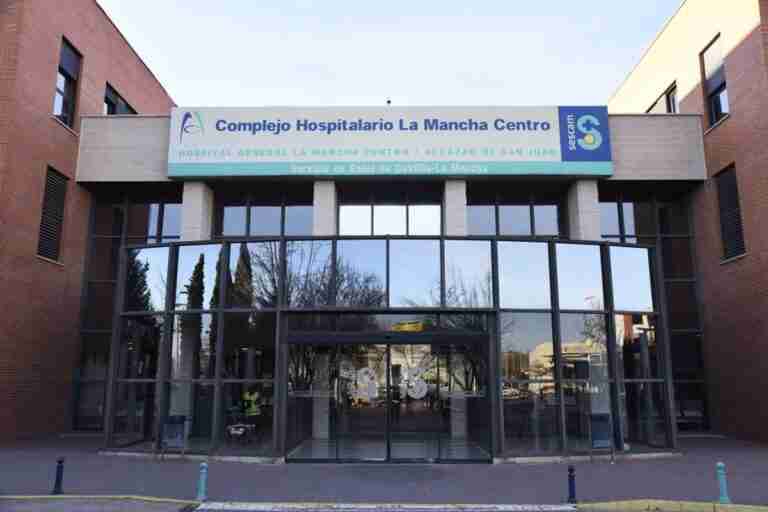 Seis heridos, cuatro de ellos menores, tras colisionar un vehículo con otro que estaba parado en Madridejos