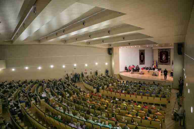 UCLM presume de un ahorro del 21% en su suministro eléctrico y supera el 97% en la cobertura de los estudios de grado