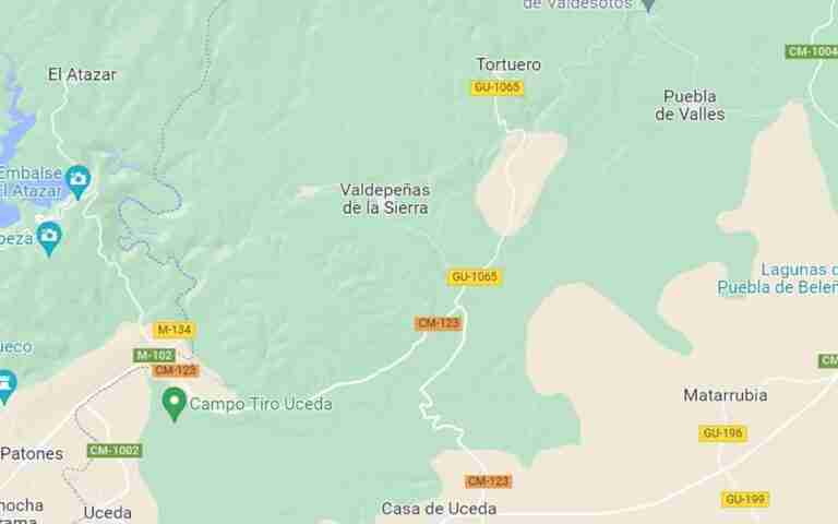 Un hombre es trasladado al hospital tras sufrir un accidente de escalada en Valdepeñas de la Sierra