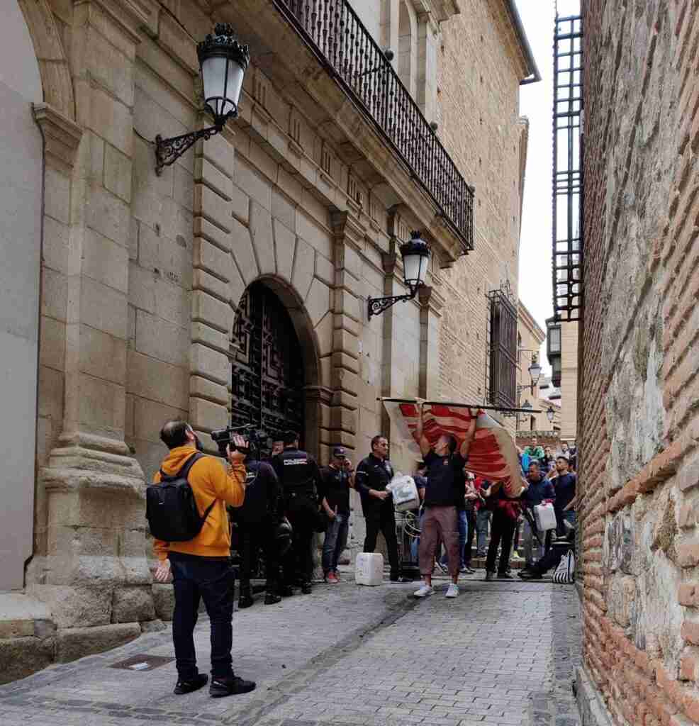Bomberos de Toledo protestan ante el Consistorio para exigir el reconocimiento de una categoría profesional superior