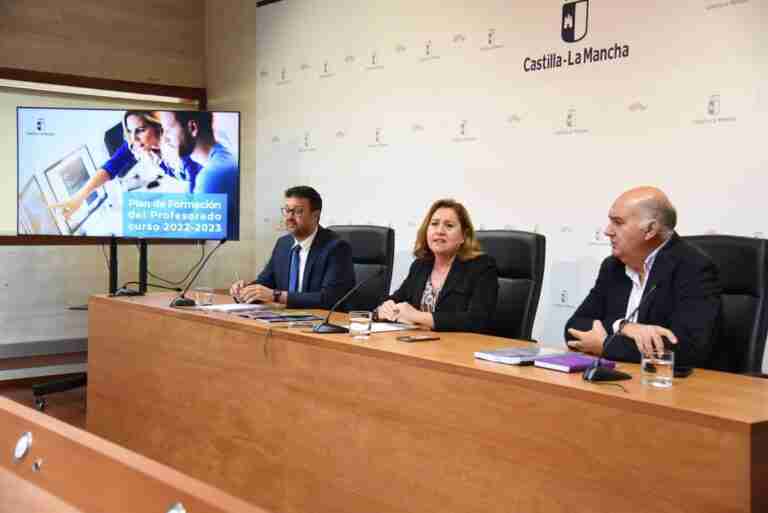C-LM pone en marcha más de 3.600 acciones formativas para el profesorado centradas en LOMLOE, digitalización e inclusión