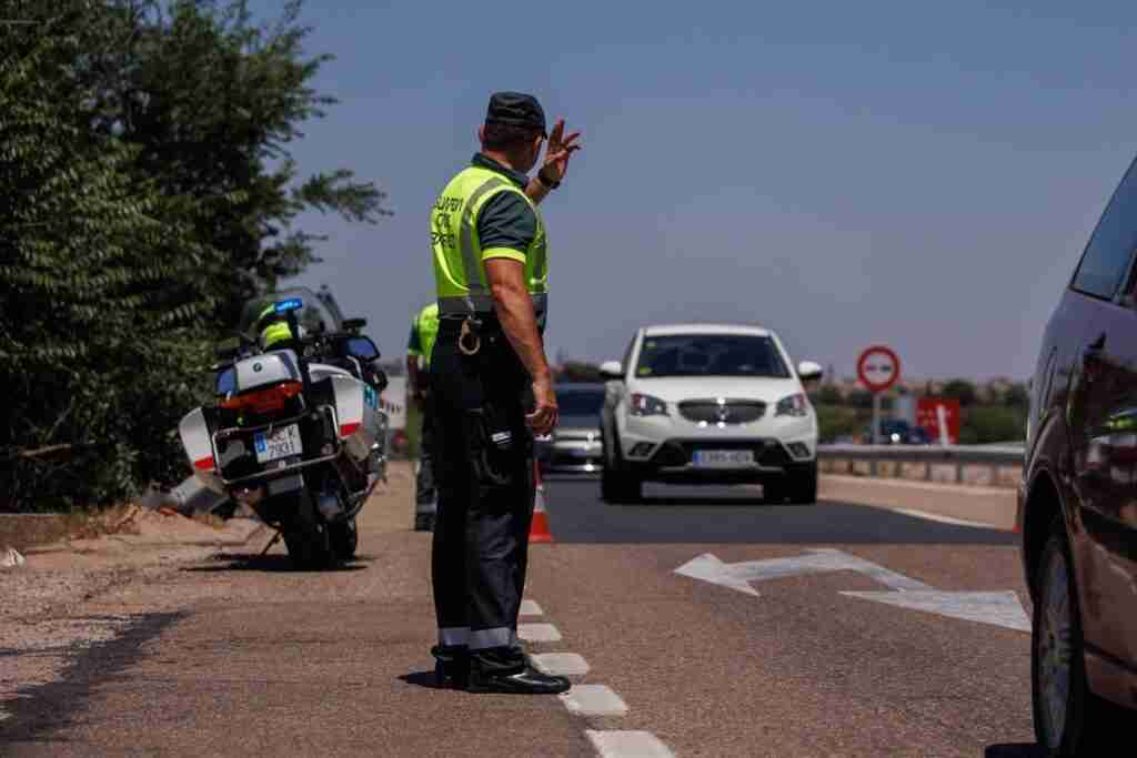 Comienzan a registrarse dificultades en las carreteras y varios accidentes al inicio del puente de los Santos
