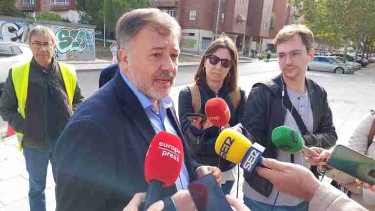 Dolz señala que "de momento" no hay nada pensado para el Bosque de Acero pero se está buscando la solución "definitiva"
