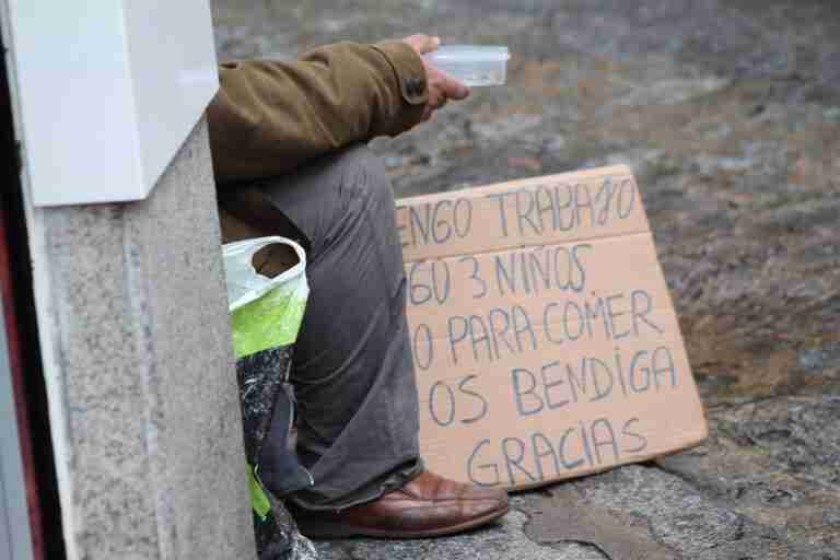 El COVID empujó a la pobreza y exclusión social a 36.000 nuevas personas de C-LM que tiene ya 665.000, una cifra "seria"