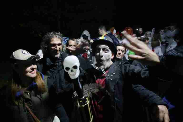 FACUA pide a Ayuntamientos y CCAA controles "exhaustivos" en los aforos y la seguridad en las fiestas de 'Halloween'