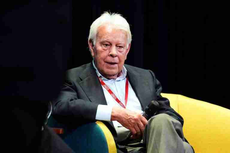 Felipe González cree que el fuego ganó la partida este 2022 y augura tragedias como en Portugal si no hay más prevención