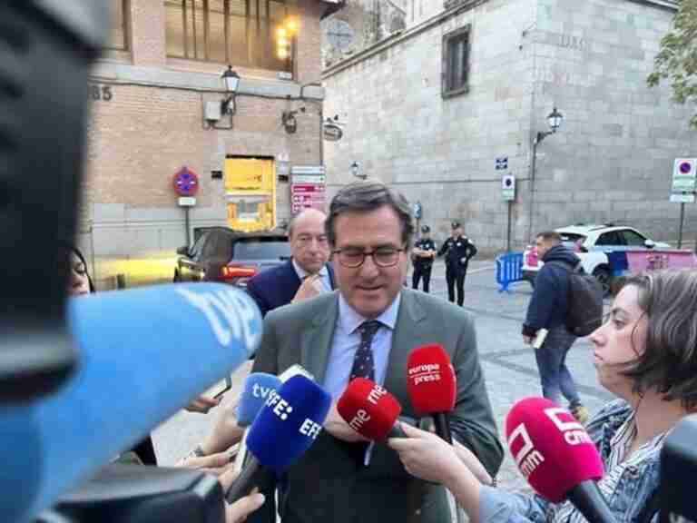 Garamendi insiste en que la subida salarial se aborde por la vía de los convenios y no se centre en un alza homogénea