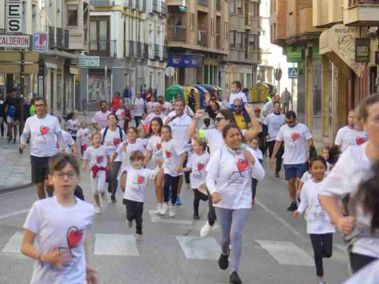 Hasta 800 personas se solidarizan con Cruz Roja Cuenca corriendo en su Carrera por la Infancia