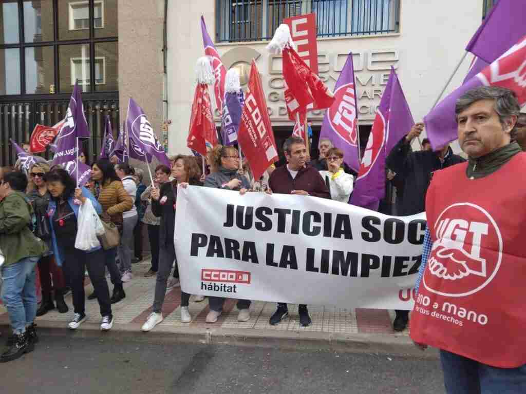 La protesta de las limpiadoras por un salario "digno" llega a Guadalajara, donde 3.500 trabajadoras esperan mejoras