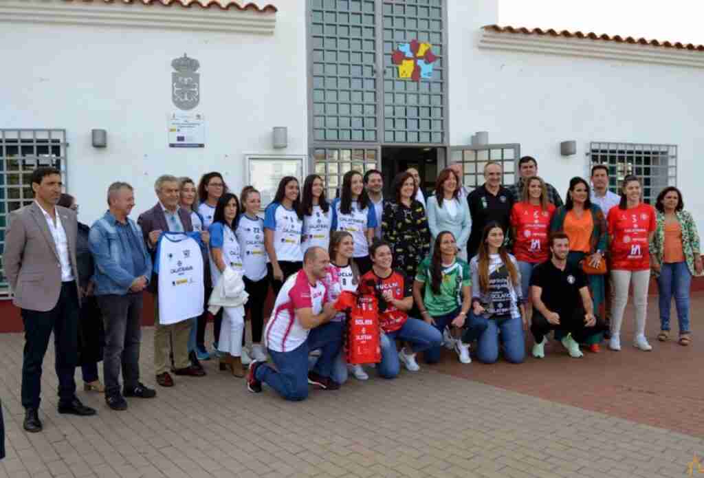 Los clubes femeninos BM Bolaños, BM Pozuelo, Almagro FS y Voleibol Miguelturra promocionarán la marca 'Calatrava Sabor'