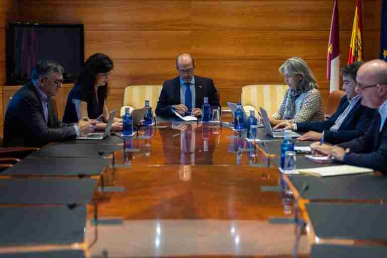 Los grupos de las Cortes podrán presentar enmiendas a la totalidad de Presupuestos de C-LM 2023 hasta el 31 de octubre