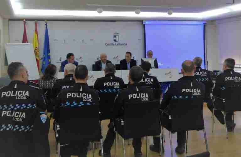 Más de una veintena de mandos de Policía Local de C-LM abordan el fenómeno de las bandas juveniles durante un encuentro
