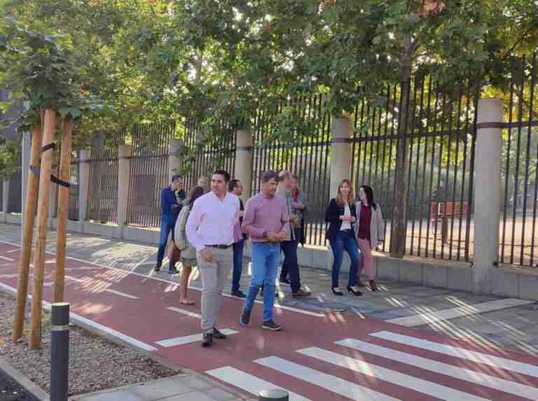 Mejor carril bici, nuevos columpios y parking más iluminado en la renovada calle Santa María de Alarcos de Ciudad Real