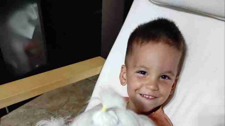 Una madre con un hijo con diabetes tipo 1 recoge firmas en Change.org pidiendo enfermeros escolares en C-LM
