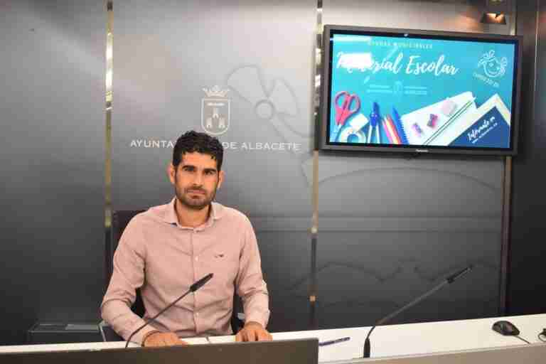 Ayuntamiento de Albacete no descarta ampliar la partida de ayudas para material escolar