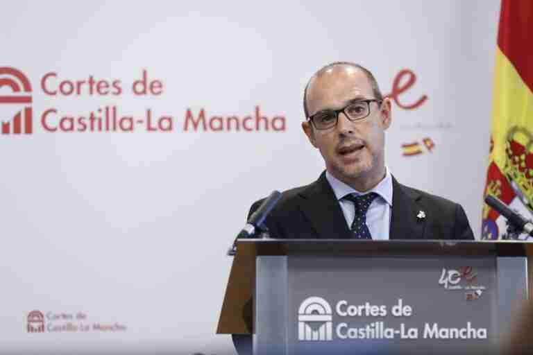 Bellido agradece la "valentía" de Page por "defender la voz de C-LM" pese a discrepar con Ferraz