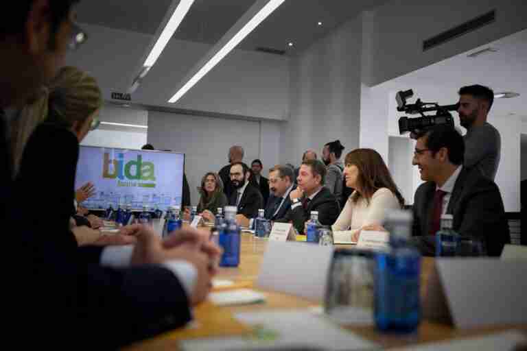 C-LM pone en valor el modelo español de farmacia que garantiza el acceso universal de la ciudadanía