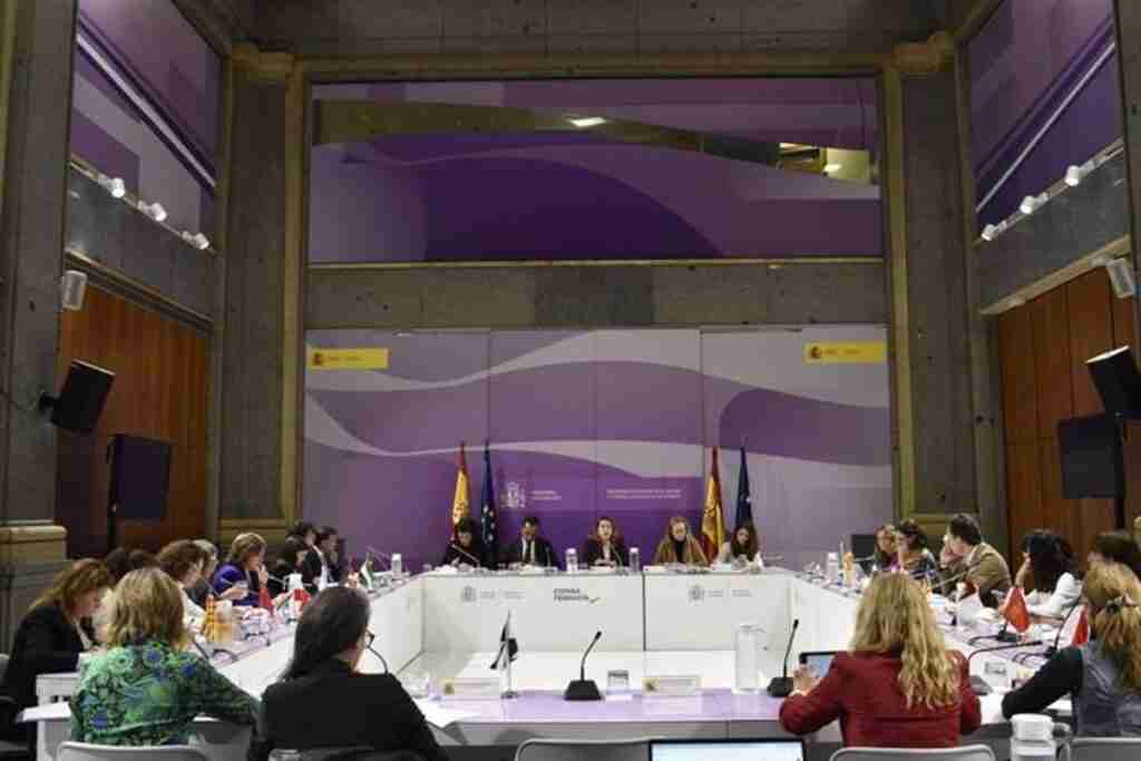 C-LM vota a favor de establecer los servicios "mínimos" para víctimas de violencia machista