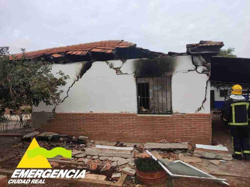 El alcalde de Argamasilla, tras el incendio de la casa del tiroteo, confía en que el fuego no haya sido provocado