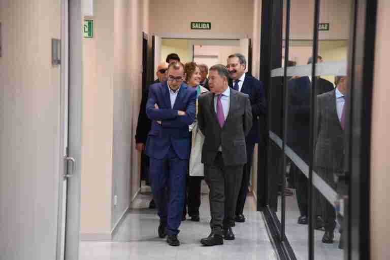 El despliegue de fibra óptica en polígonos industriales será proyecto prioritario y Page espera cubrir pronto el 100%