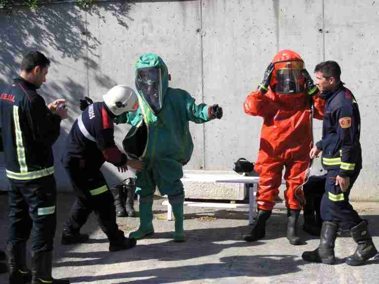 El robo de dos fuentes radiactivas y su presencia en un accidente protagonizan simulacro en Toledo con 200 participantes