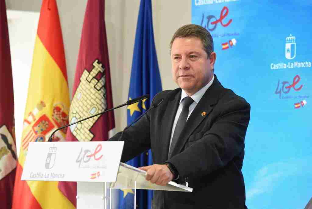 García-Page volvió a cobrar 83.531 euros como presidente de C-LM en 2021, según su declaración de bienes del DOCM