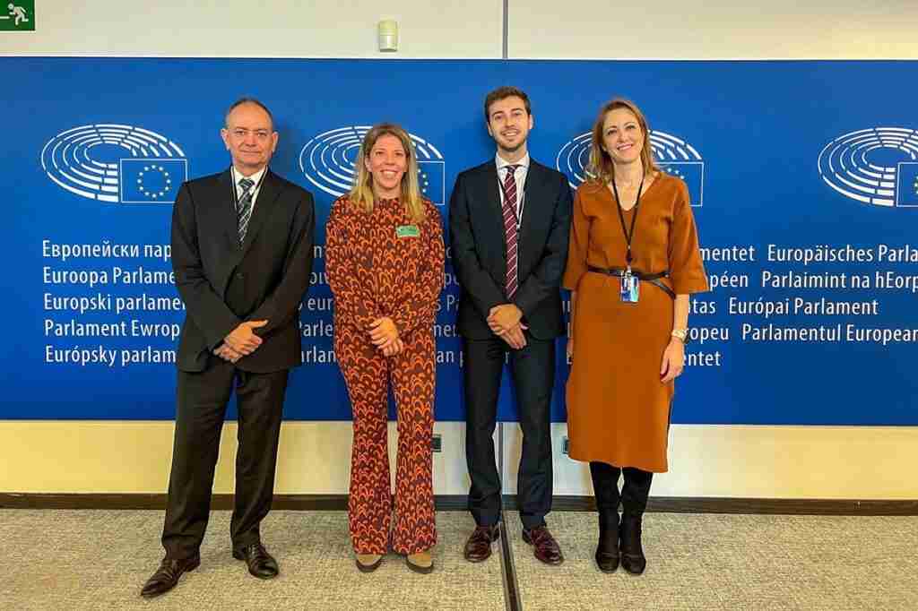 Inmaculada Jiménez lleva a Bruselas el trabajo del IRIAF y abre la puerta a que el ITECAM pueda recibir fondos europeos