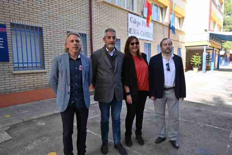 La celebración del medio siglo del CP 'Jesús Castillo' de Valdepeñas congrega a medio centenar de personas