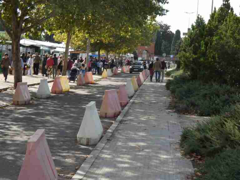 Normalidad y mucha afluencia marcan el Día de Todos los Santos en Talavera