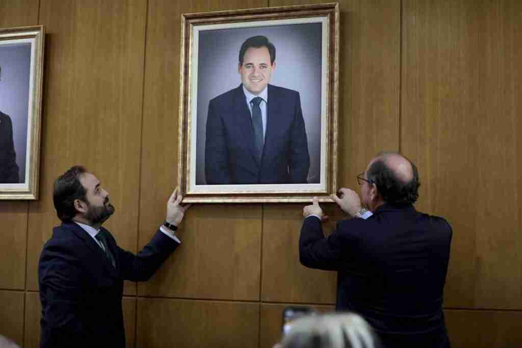 Núñez reivindica la política "cerca de la gente" en el homenaje de Almansa a su etapa como alcalde