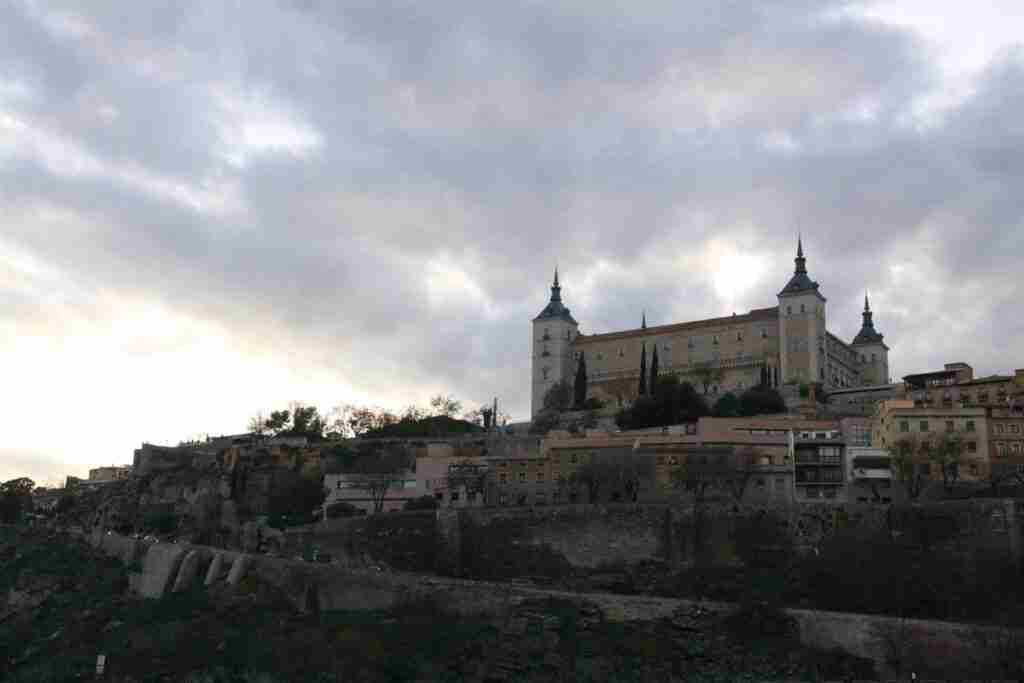 Piden exhumación de Moscardó y Milans del Bosch del Alcázar de Toledo y convertir la cripta en centro de interpretación