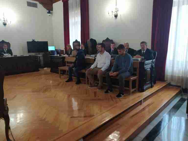 Un acusado de matar a un hombre en Velada dice que el disparo fue fortuito y los otros dos niegan estar presentes