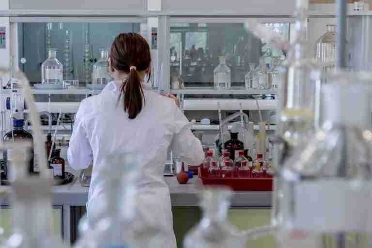 C-LM destina más de 1,1 millones a la contratación de 17 doctores en centros públicos de investigación y empresas