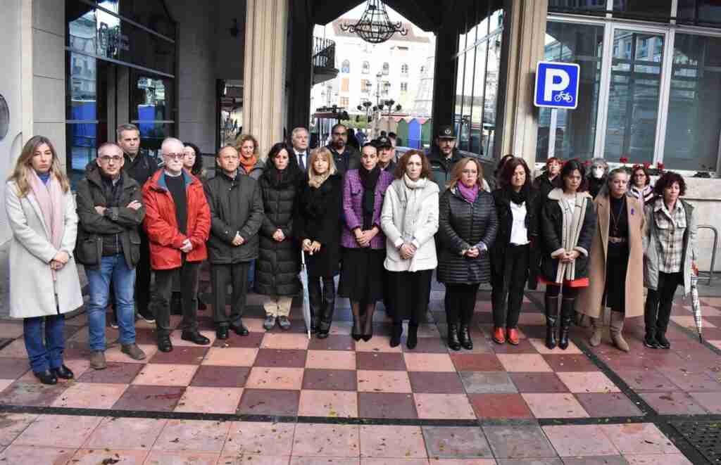 Ciudad Real se suma a la condena del homicidio machista de una mujer en Albacete