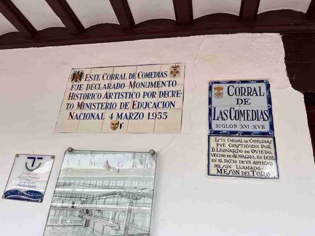 Compromís pide retirar "un símbolo franquista" en la placa de Monumento Histórico de Corral de Comedias de Almagro