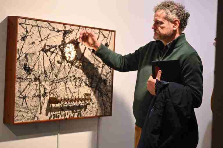 Cuenca acogerá hasta el 4 de febrero la exposición '26 canciones entre paréntesis' en homenaje a Patxi Andión