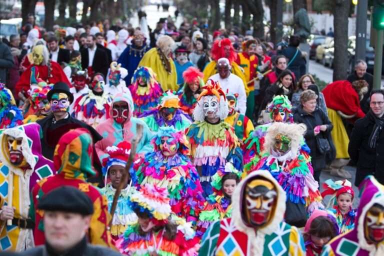 Declaradas Bien de Interés Cultural las pinturas rupestres de La Rendija y las Botargas de Guadalajara