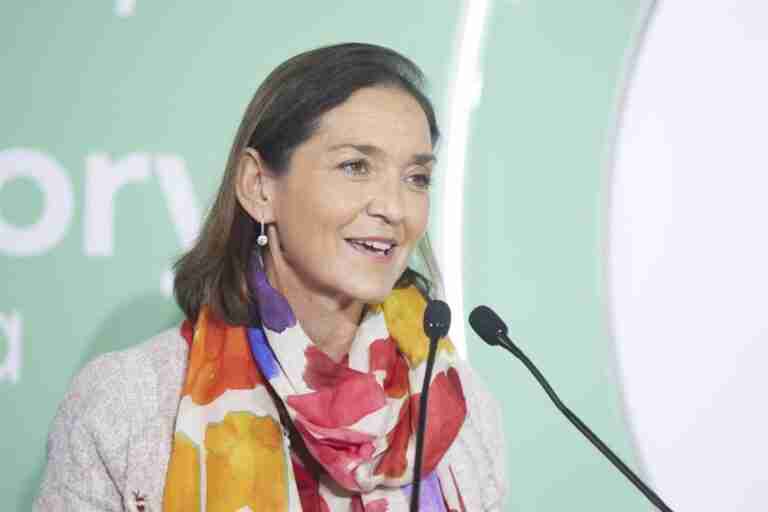 El Gobierno dará hasta 150.000 euros a las pymes que inicien la semana laboral de cuatro días