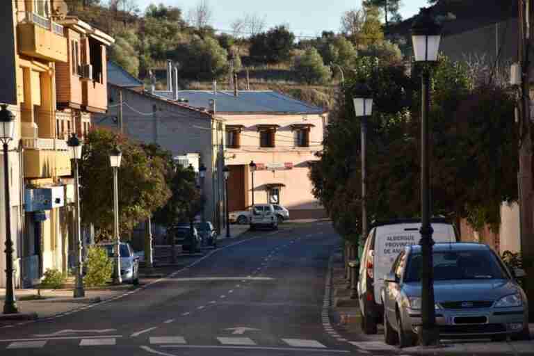 El arreglo de la travesía de San Lorenzo de la Parrilla ya es una realidad gracias a Junta y Ayuntamiento