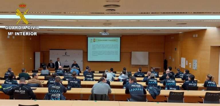 Guardia Civil forma a policías locales de Toledo en materia de grupos violentos juveniles y terrorismo internacional